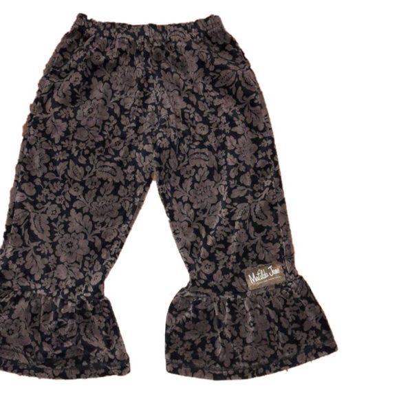 Matilda Jane Other - Matilda Jane • 6 • Trudy Velour Ruffle pants